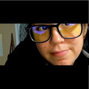 Meet your Posher, Cynthia